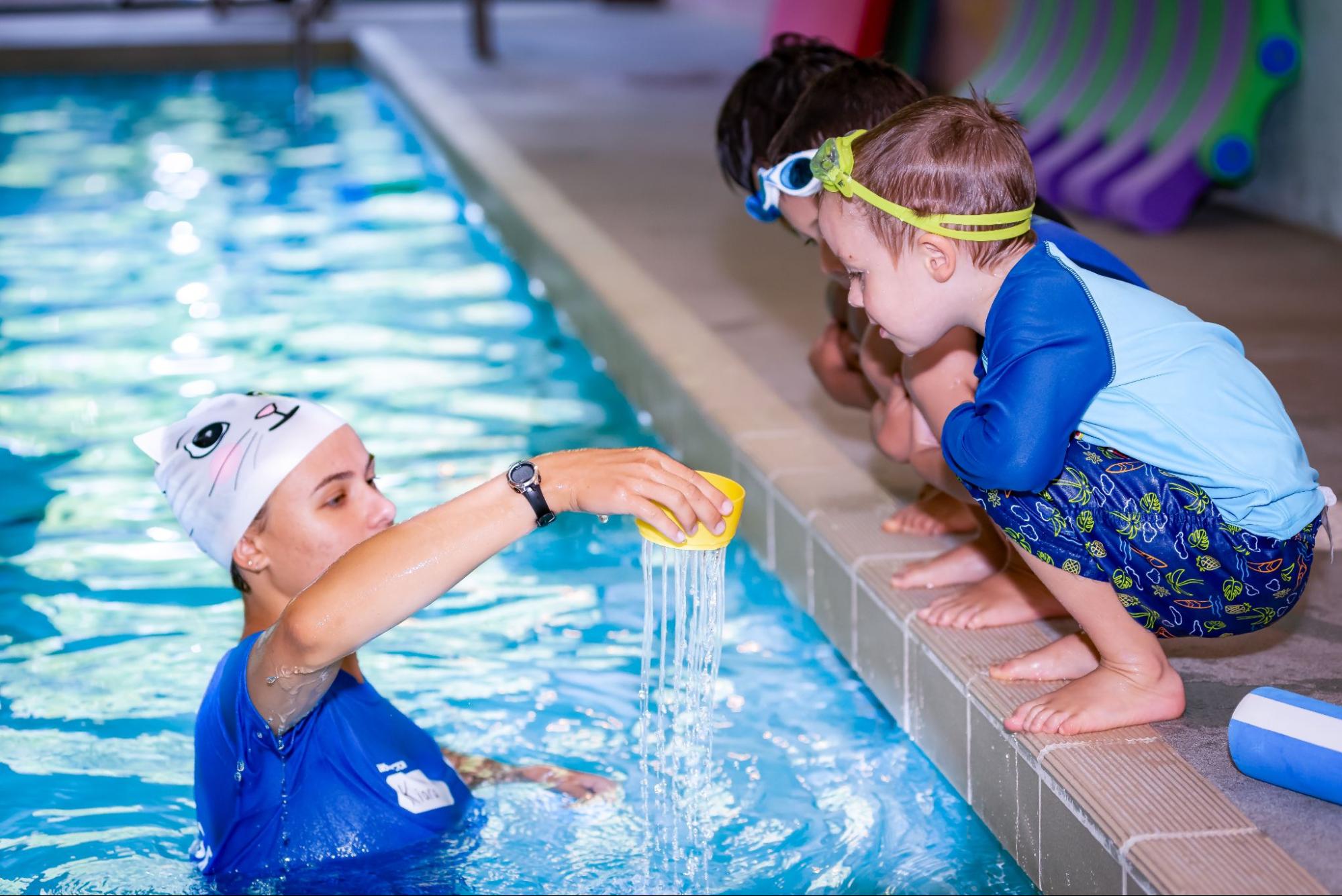 step-by-step-swim-lessons-build-courage